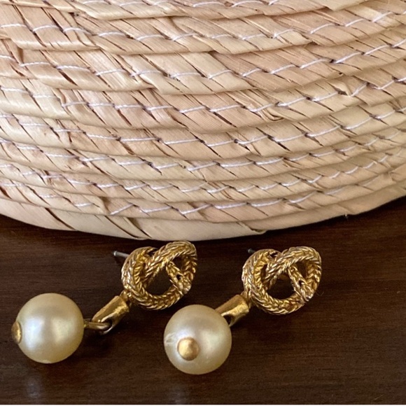 COPY Vintage Knot Earrings - Picture 3 of 3